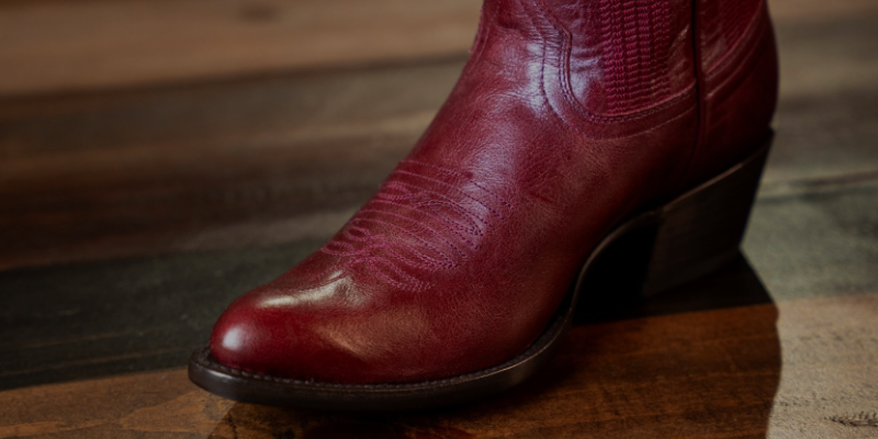 NEW Women’s Boots & Apparel – Summer Western Style Starts at Nigro’s!